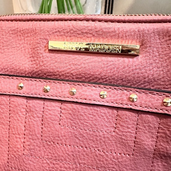 🌸Steve Madden Blush Mauve Crossbody Purse with Gold Spike Accents🌸 - Picture 3 of 16